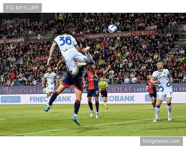 卡利亚里主帅战术风格解析：注重防守反击与中场控制