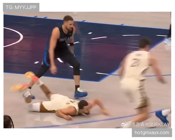 克莱·汤普森三分出手增加助勇士拉开比分差距